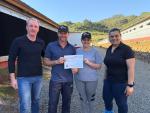 Administração Municipal entrega incentivo no valor de R$ 49 mil a produtor