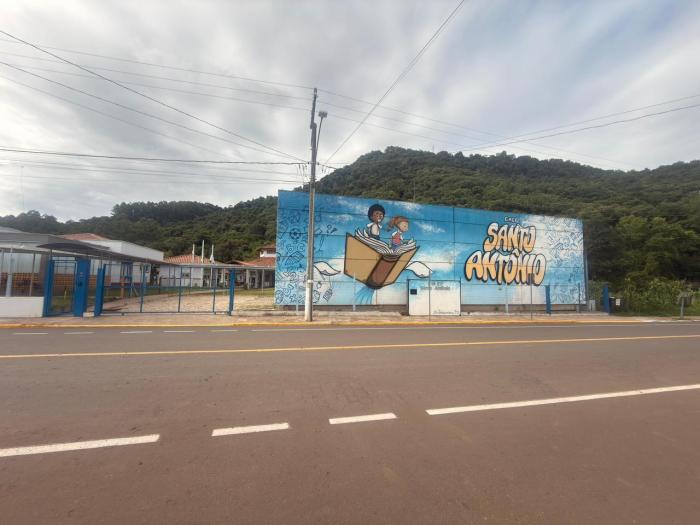 Relvado contemplado com o Programa Reconhecimento Mais Professores